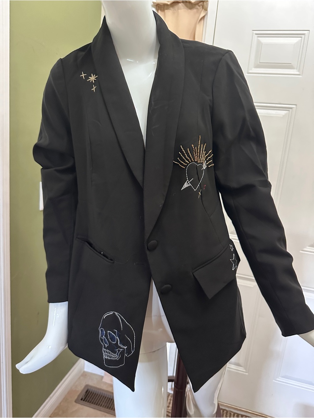 Embroidered Black Blazer with Heart & Skull Motifs Torrid